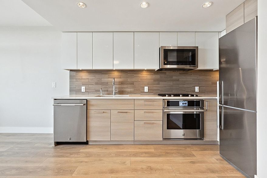 1104 8533 River District Crossing