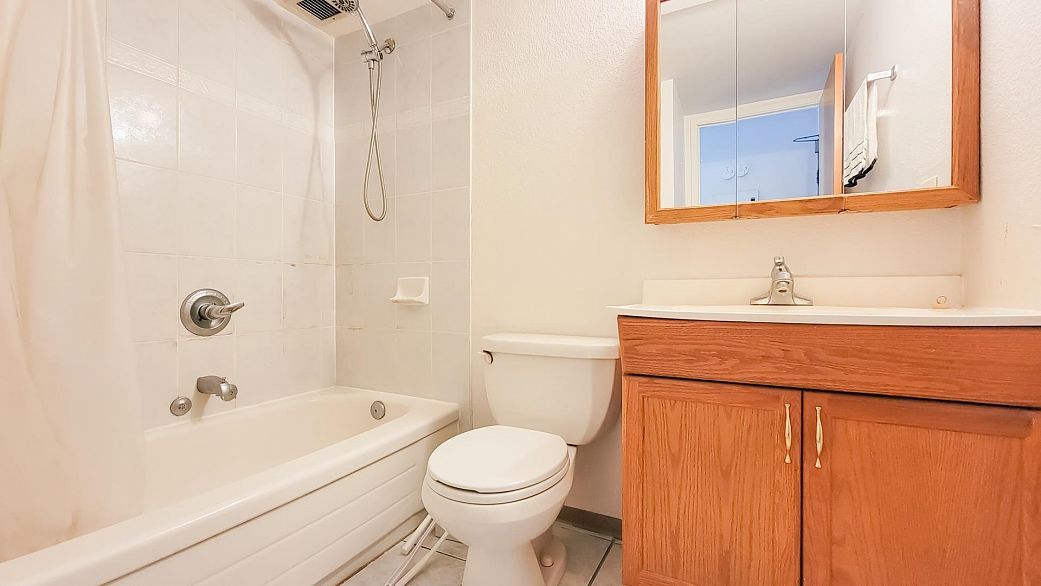 512 950 Drake Street