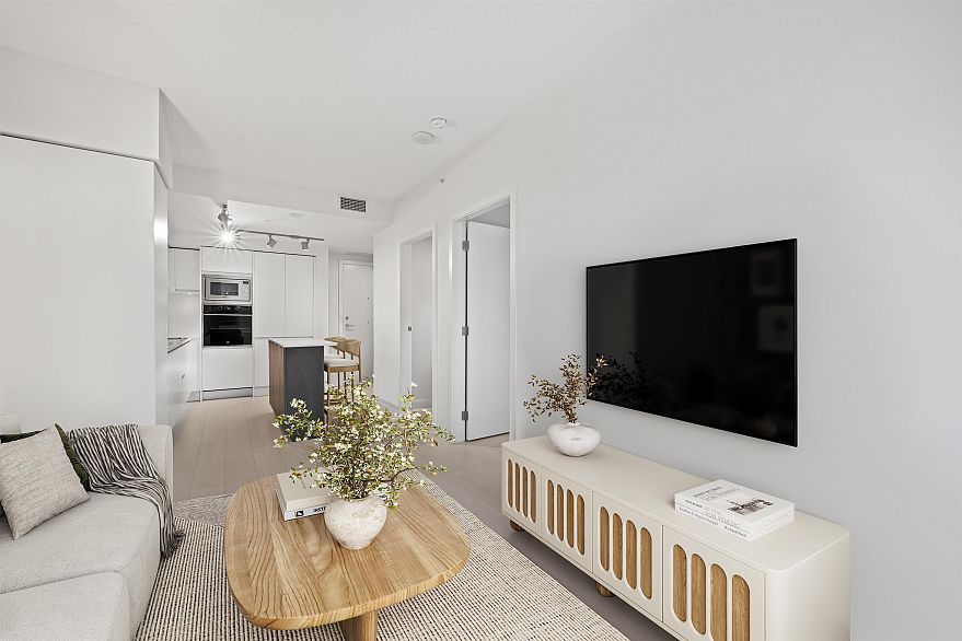 604 180 E 2nd Avenue