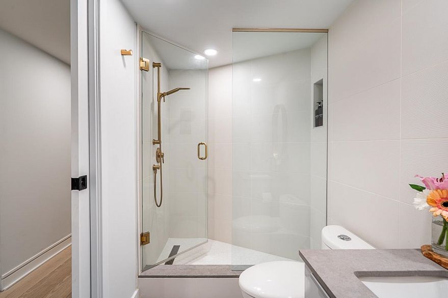 310 128 W Cordova Street