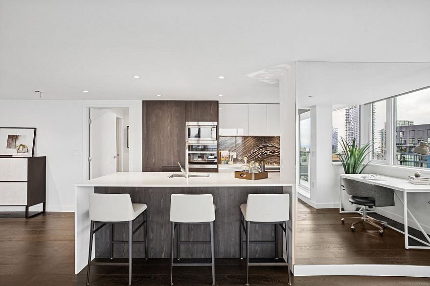 3306 1111 Richards Street