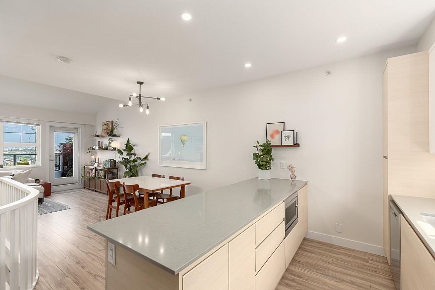 2272 St. George Street