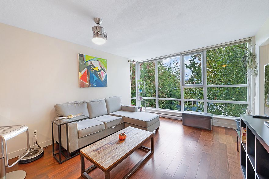 302 1808 W 3rd Avenue