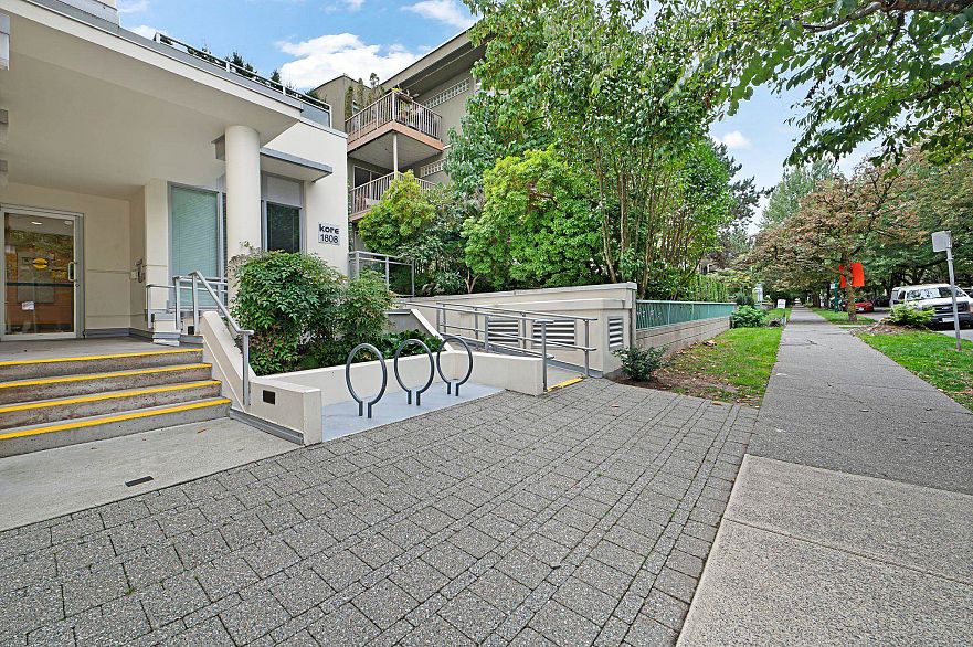 302 1808 W 3rd Avenue