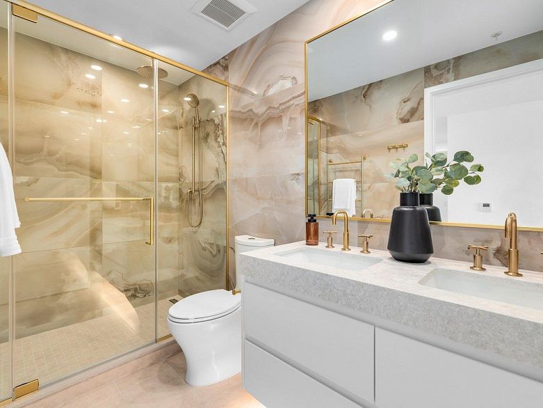 203 2096 W 47th Avenue