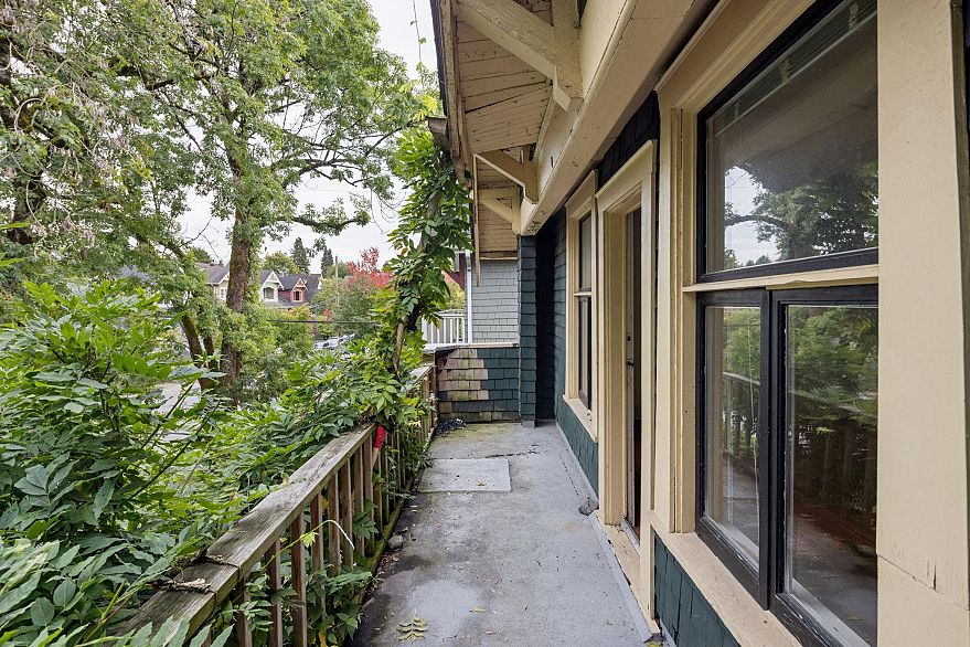 2239 Stephens Street