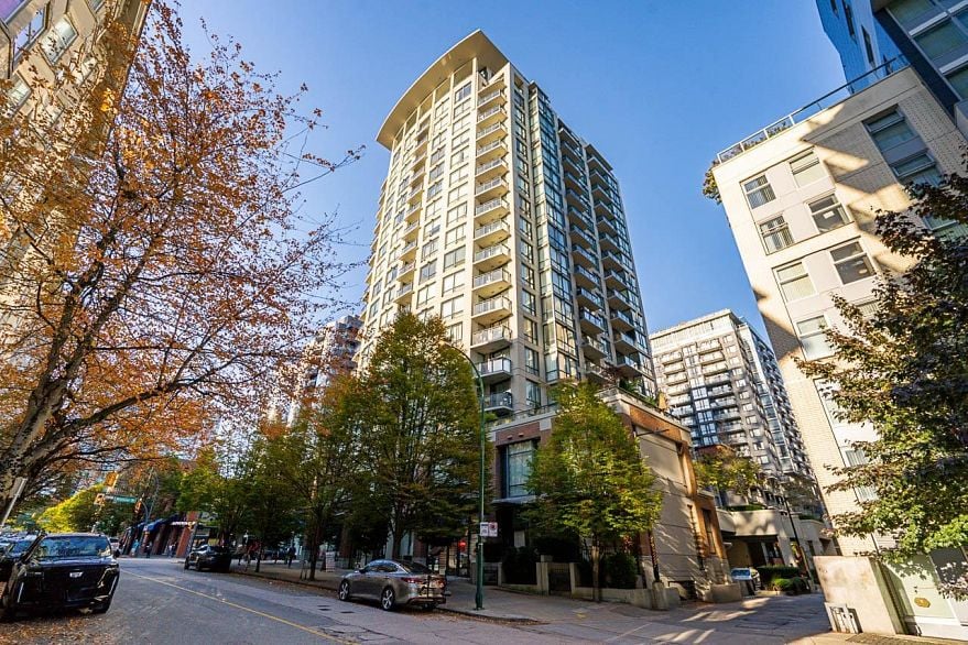 555 Helmcken Street