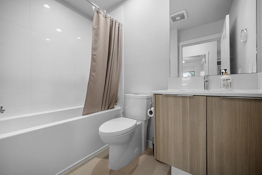 214 3289 Riverwalk Avenue