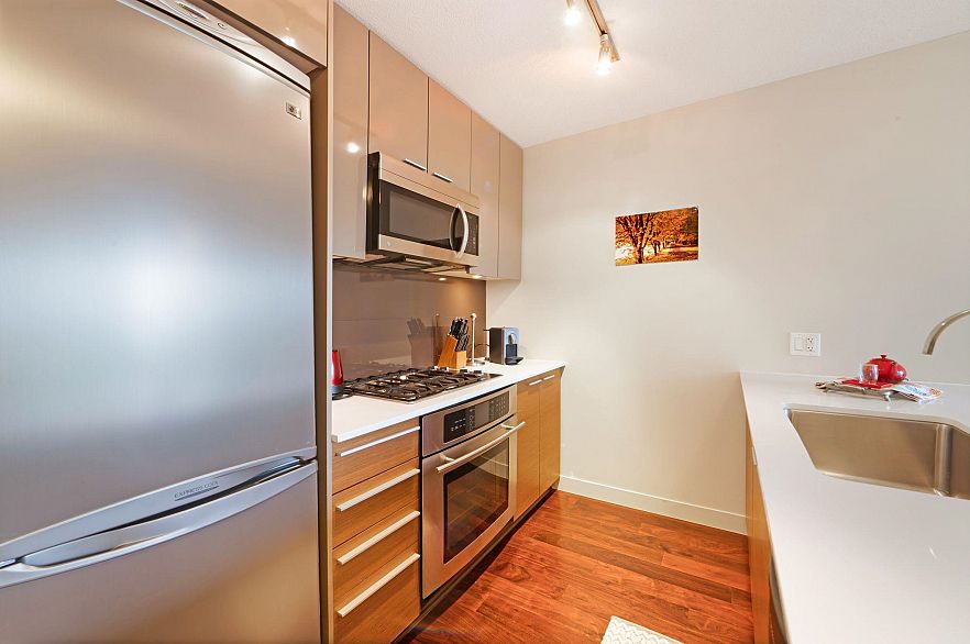 302 1808 W 3rd Avenue