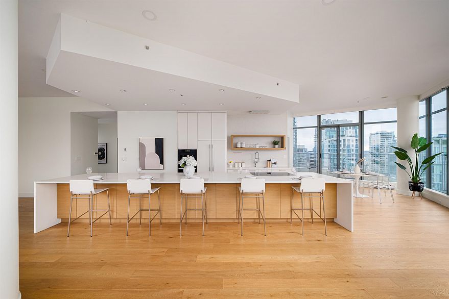 2901 1228 W Hastings Street