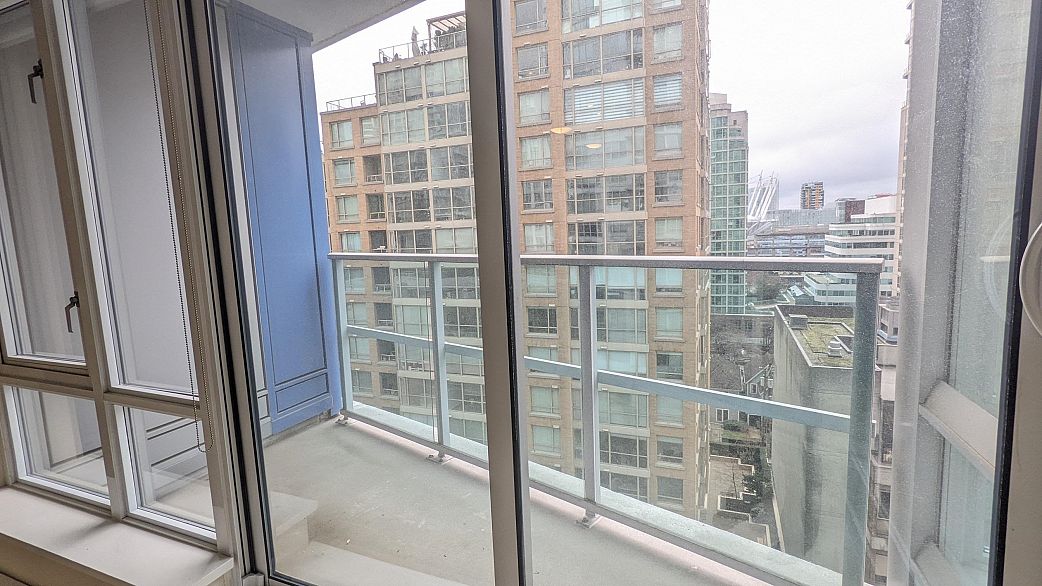 906 833 Homer Street