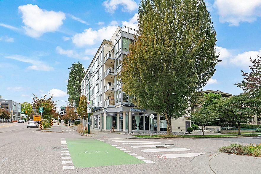 302 1808 W 3rd Avenue