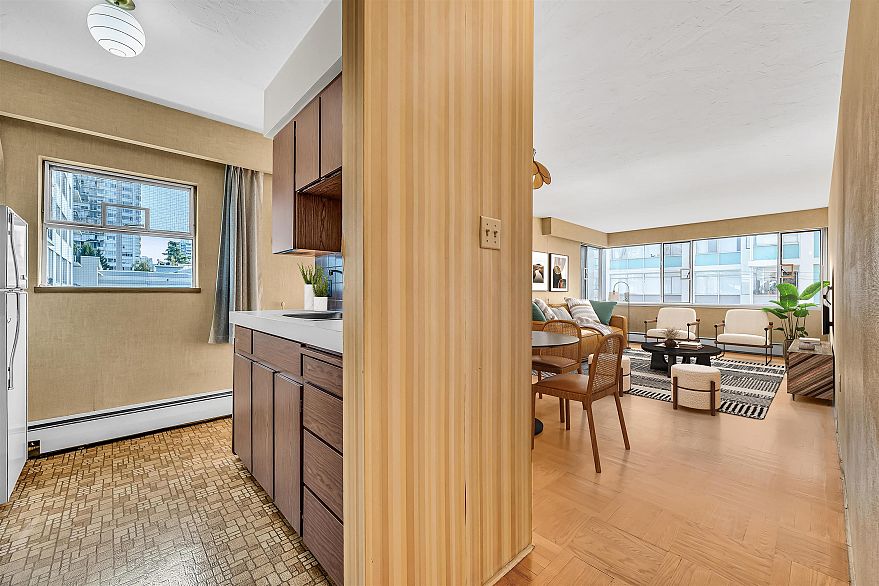 301 1050 Chilco Street