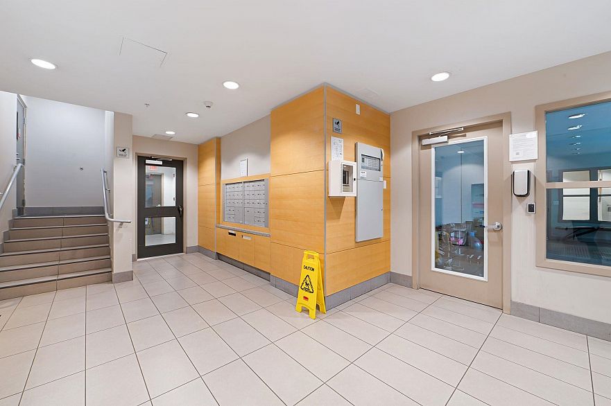 302 1808 W 3rd Avenue