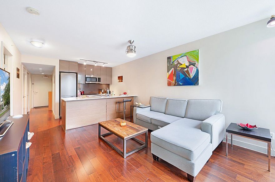 302 1808 W 3rd Avenue