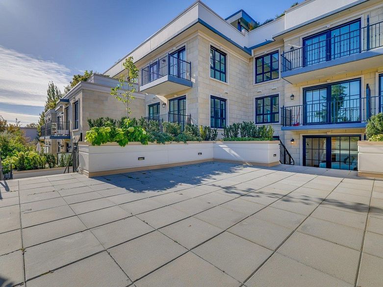 203 2096 W 47th Avenue