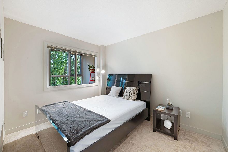 302 1808 W 3rd Avenue