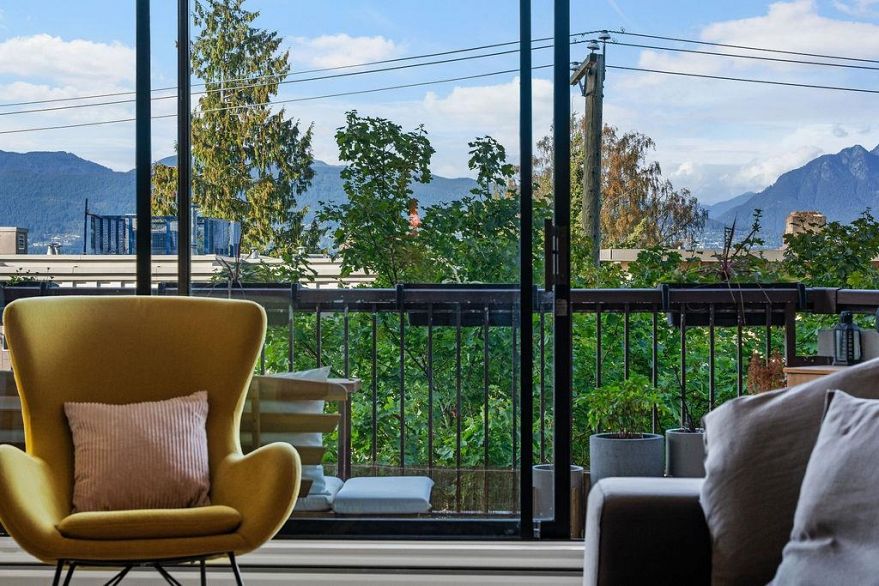 403 2445 W 3rd Avenue