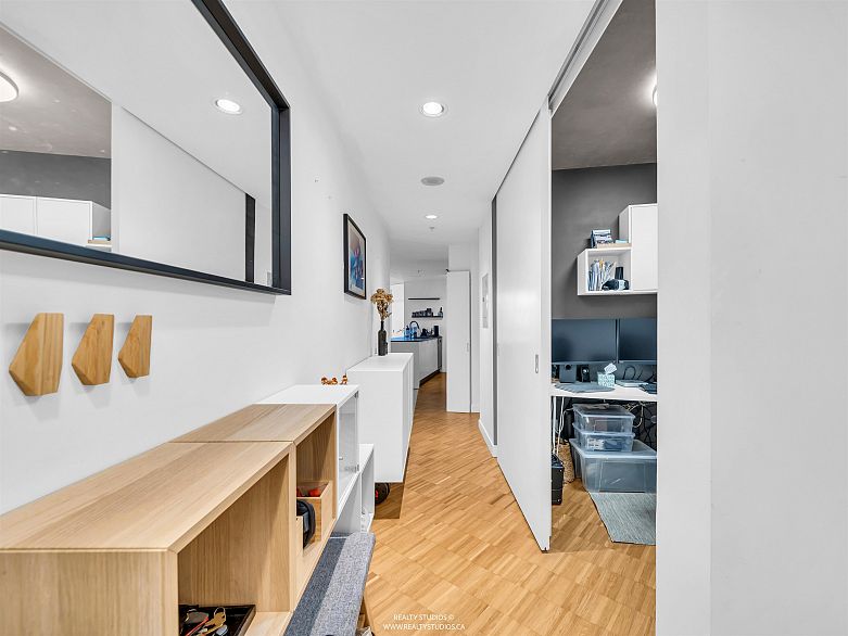 908 128 W Cordova Street