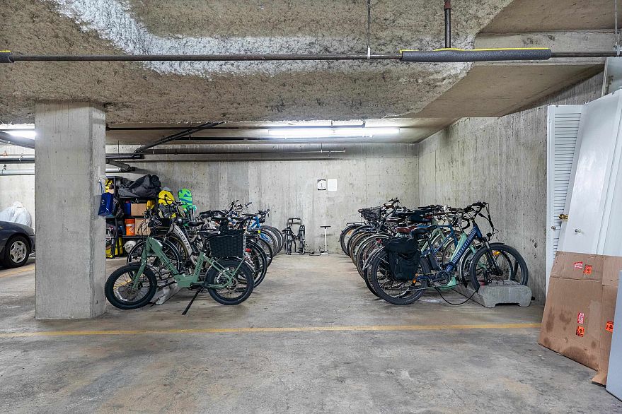 109 1925 W 2nd Avenue