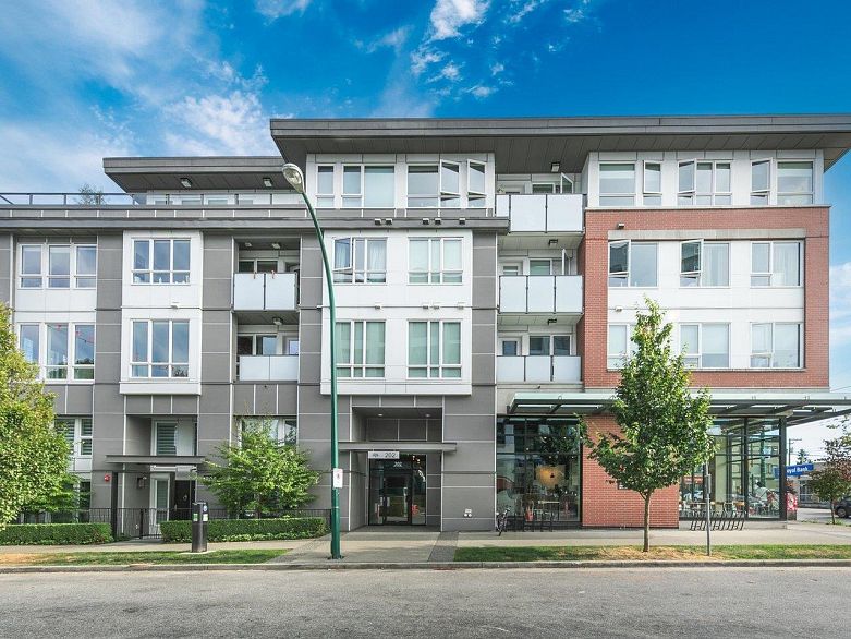 301 202 E 24th Avenue