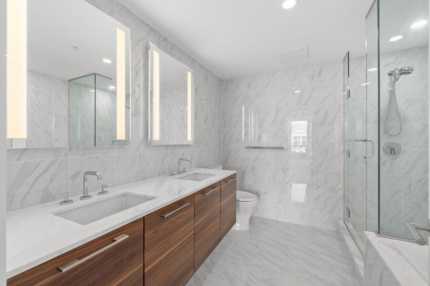 1505 8555 Granville Street