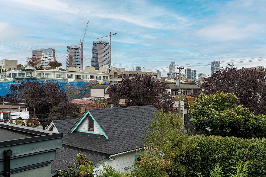 109 1925 W 2nd Avenue