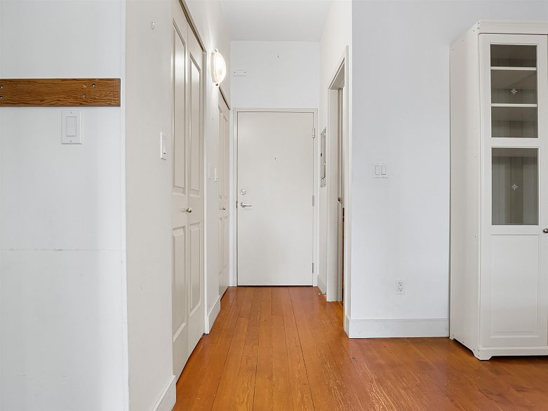 110 8988 Hudson Street