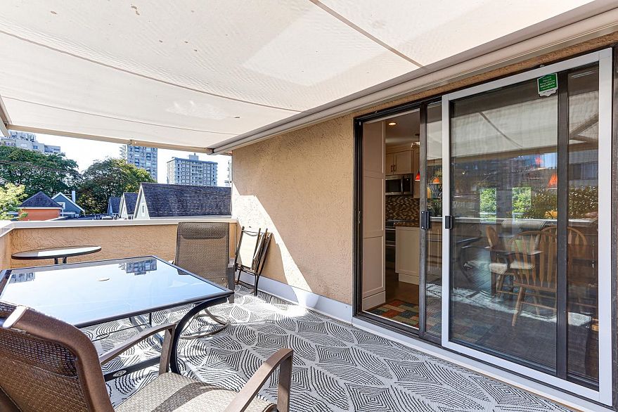 5 890 Broughton Street