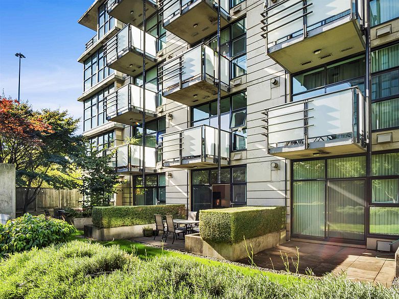 110 8988 Hudson Street