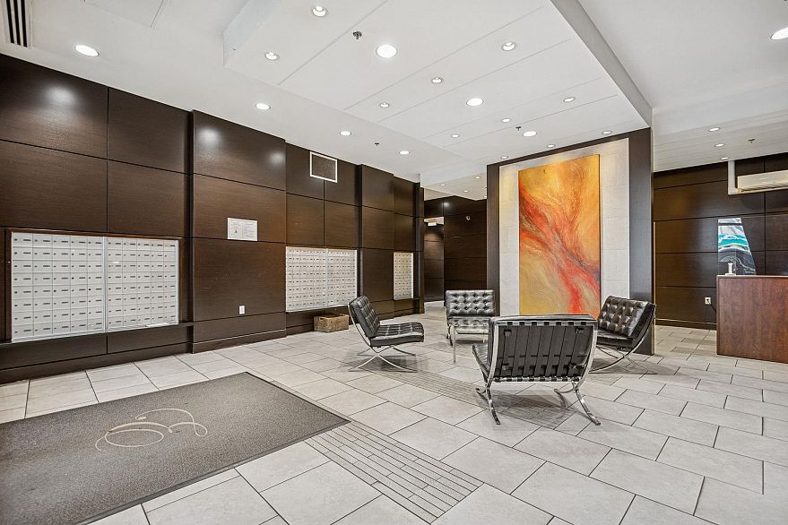 239 188 Keefer Place