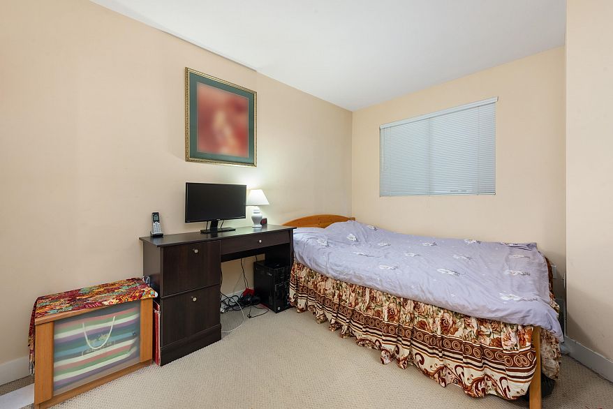 218 2265 E Hastings Street