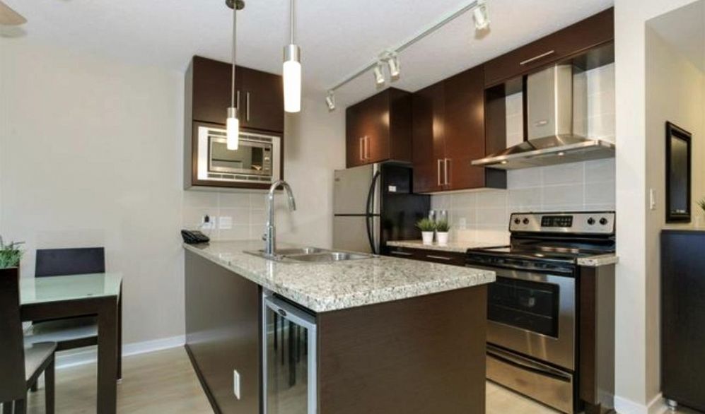 801 188 Keefer Place