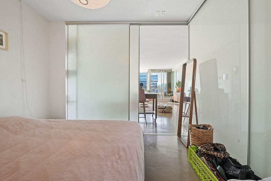 715 221 Union Street