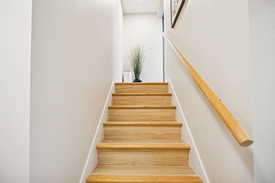 239 188 Keefer Place