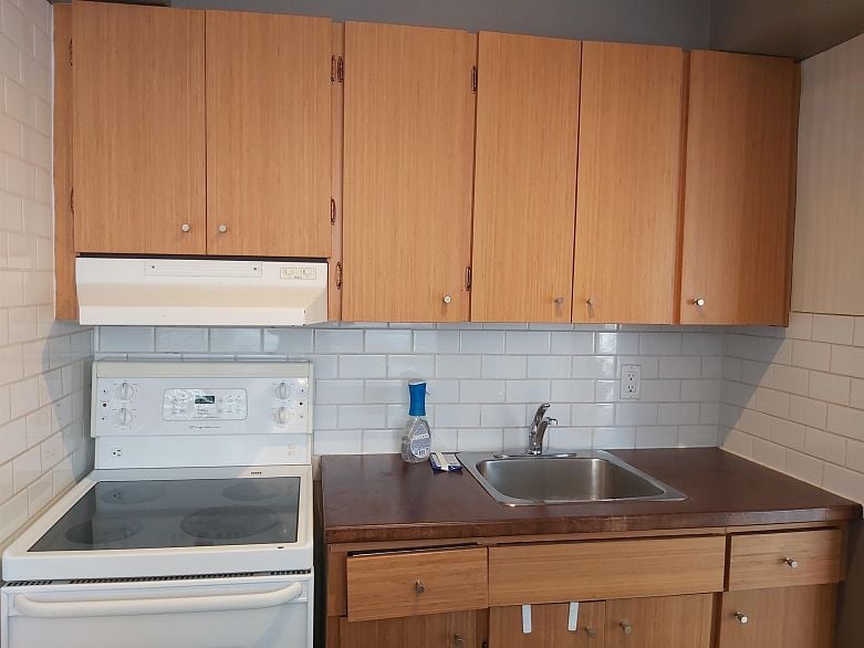 1104 1219 Harwood Street