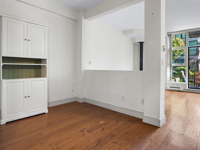 110 8988 Hudson Street