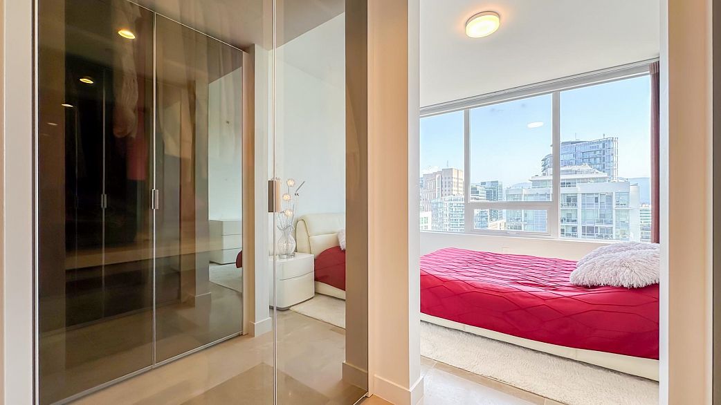 2301 885 Cambie Street