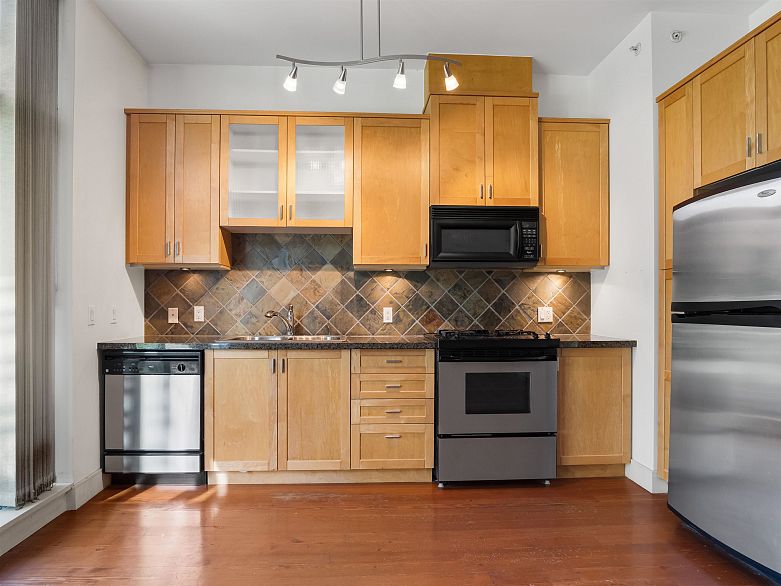 110 8988 Hudson Street