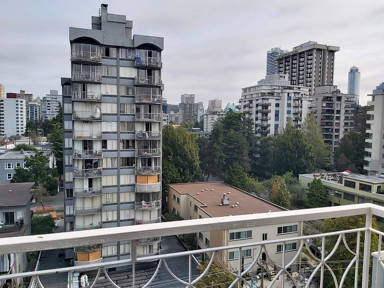 1104 1219 Harwood Street