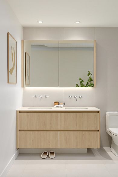 152 2451 N Grandview Highway