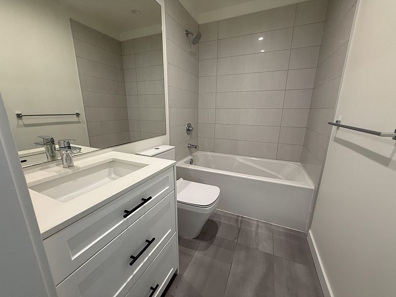 208 626 Alexander Street