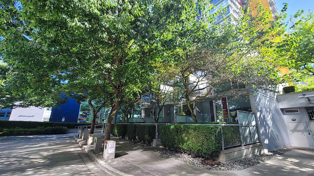 2506 111 W Georgia Street