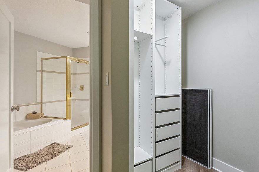 130 5835 Hampton Place