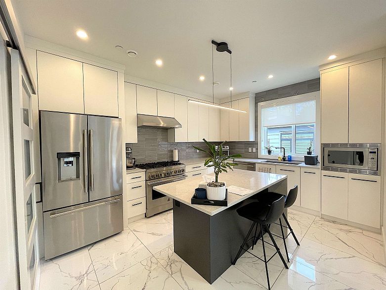 1633 SE Marine Drive