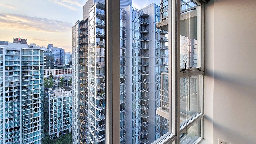 2506 111 W Georgia Street