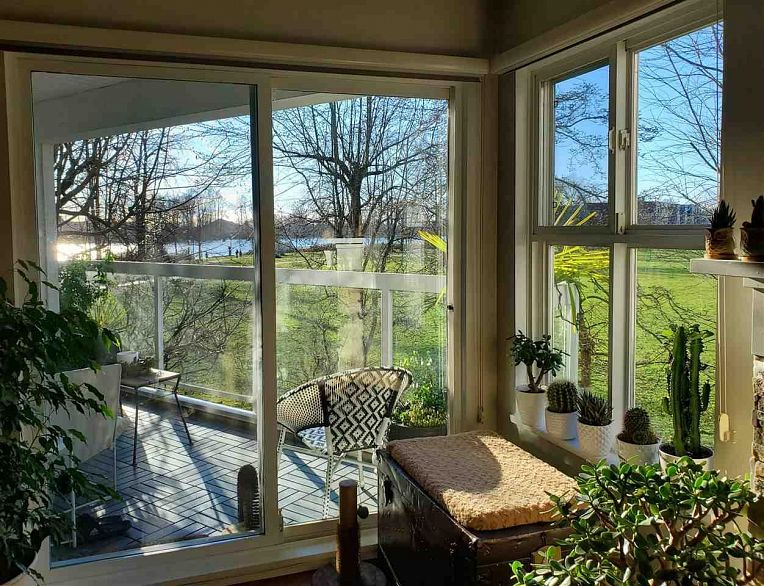 214 3038 Kent Avenue South E