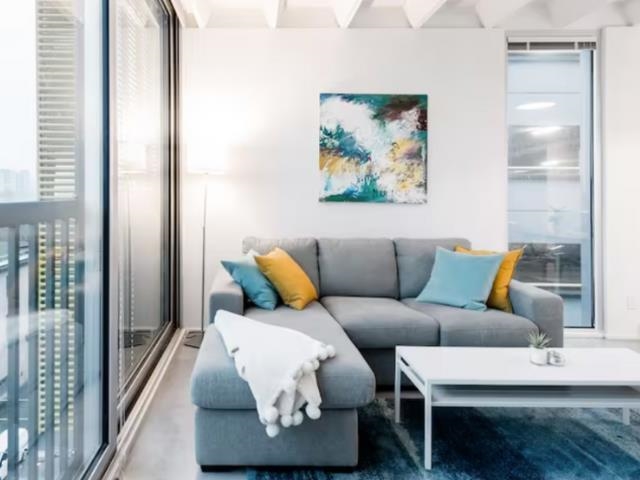 701 219 E Georgia Street