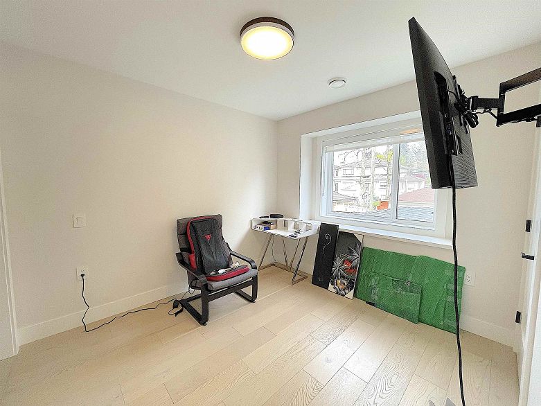 1633 SE Marine Drive