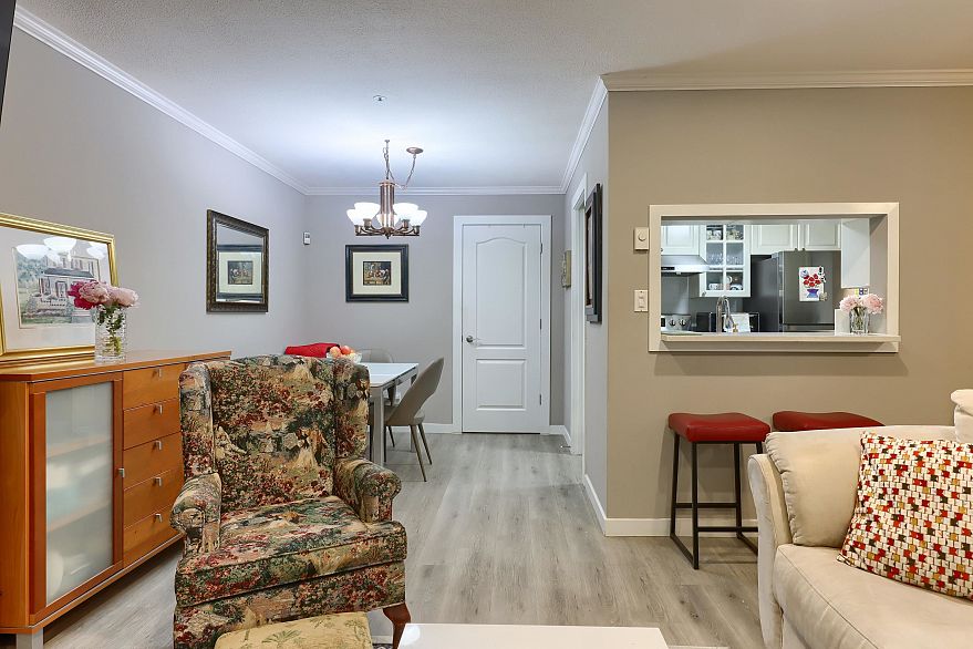 17 2885 E Kent Avenue North